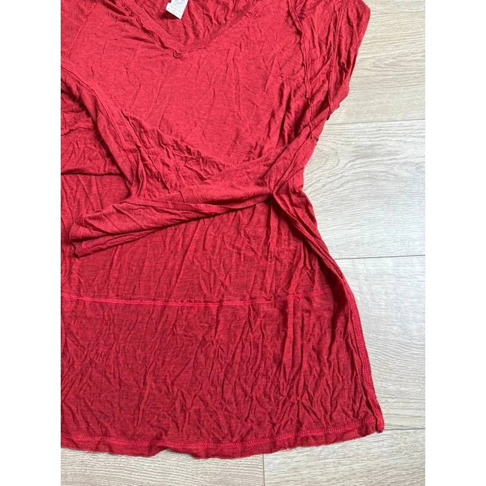 EUC Womens red We the Free Free People sleeveless V-neck‎ top layered hem size S